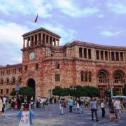  Erevan, place de la République