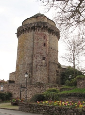 MONTFORT Tour du Papegaut .